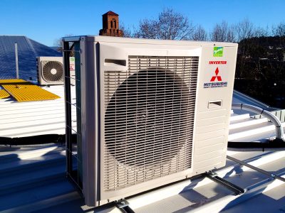 Commercial air conditioner roof mounted
